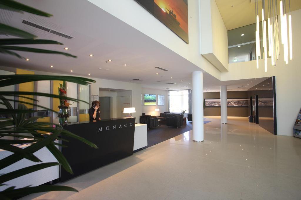 Monaco Caloundra Aparthotel Екстериор снимка