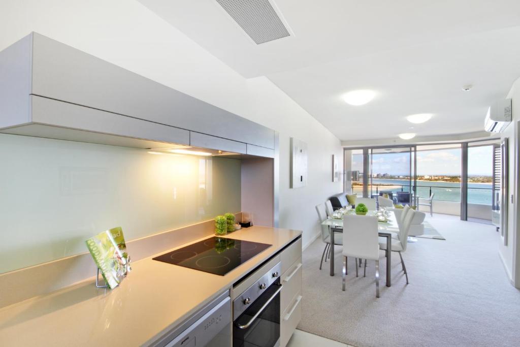 Monaco Caloundra Aparthotel Стая снимка