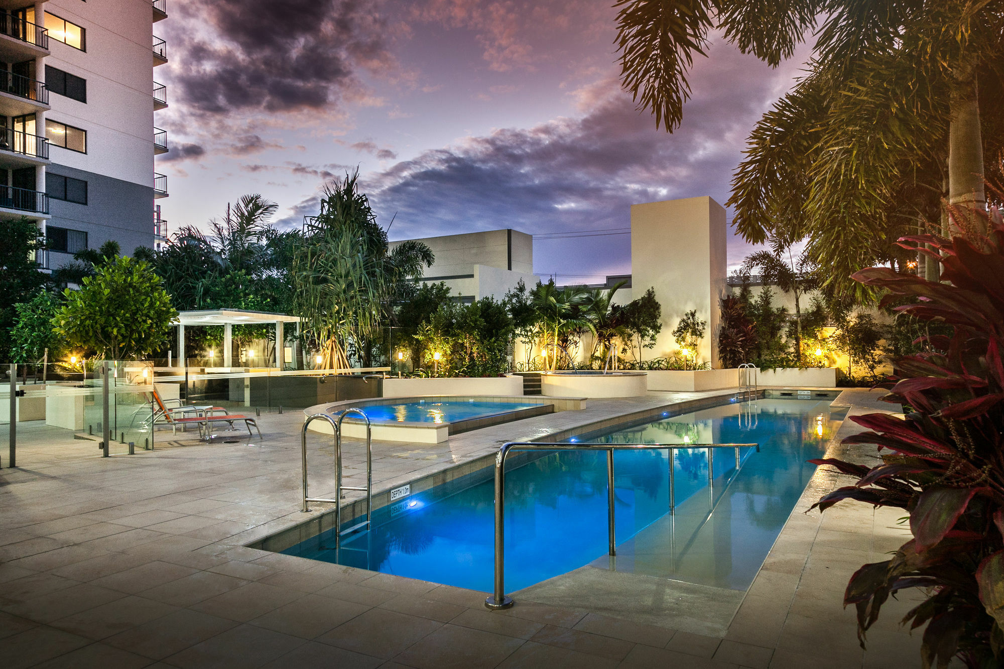 Monaco Caloundra Aparthotel Екстериор снимка
