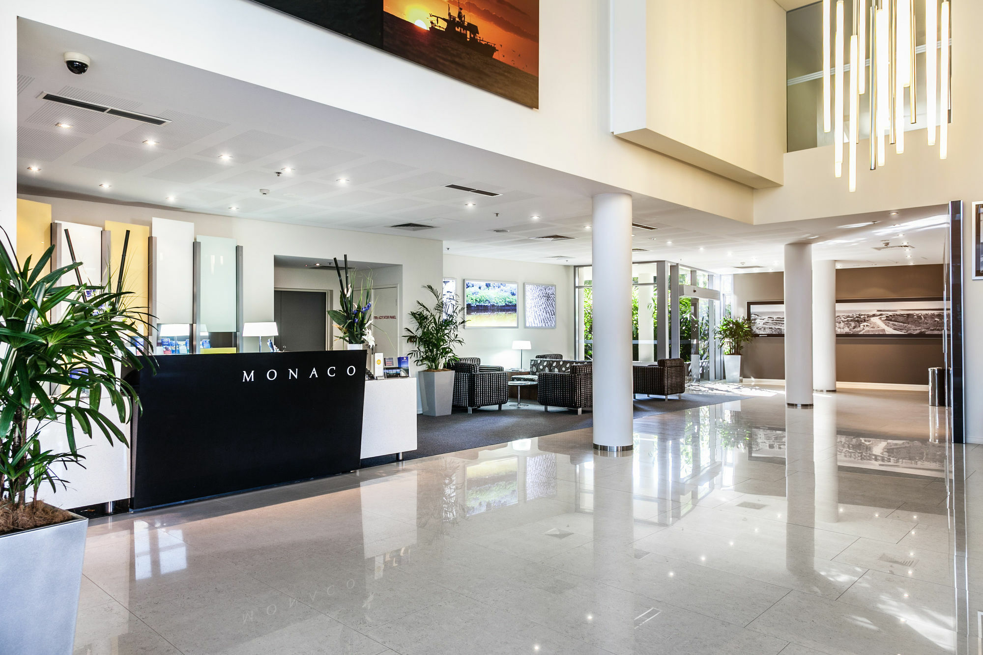Monaco Caloundra Aparthotel Екстериор снимка